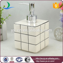 Blanco Rubik&#39;s Cube dispensador de jabón líquido para baño